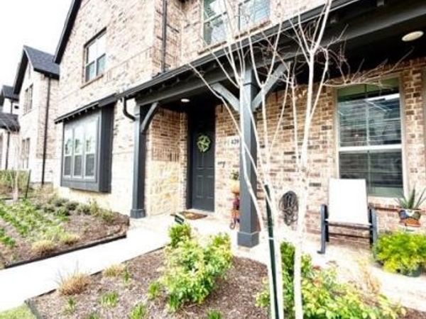 420 Parkside Drive, Argyle, TX 76226
