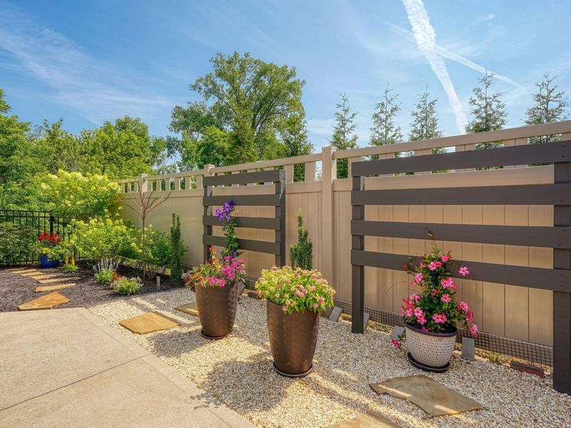 240 Parkgate Court, Delaware, OH 43015 Photo 11