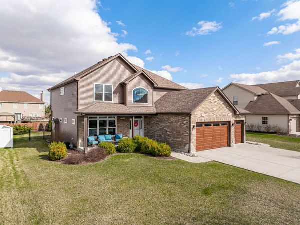 311 W Frontier Drive , Minooka, IL 60447