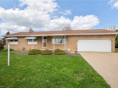 6231 Howland Street, Louisville, OH 44641