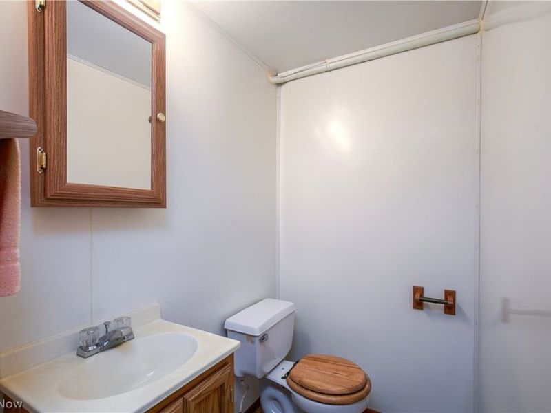 6231 Howland Street , Louisville, OH 44641 Photo 12