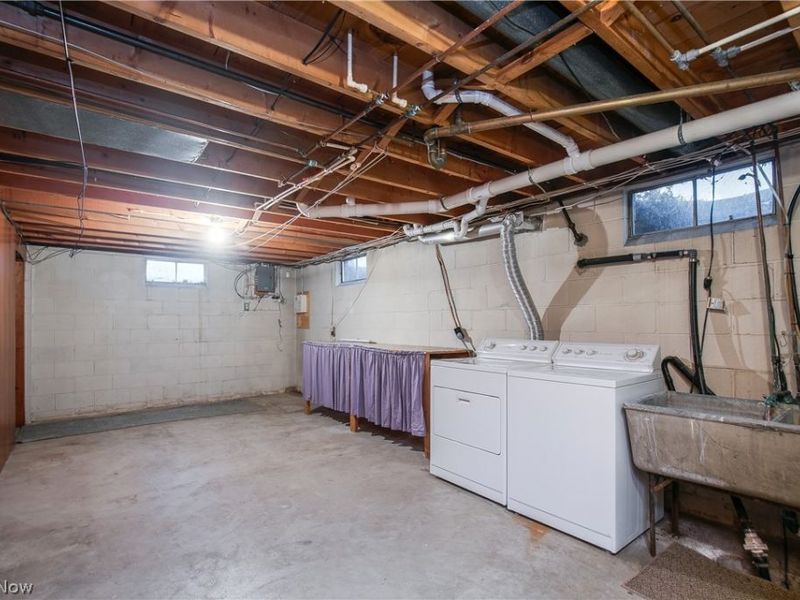 6231 Howland Street , Louisville, OH 44641 Photo 17