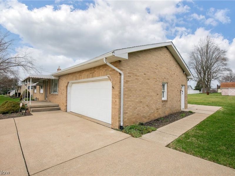 6231 Howland Street , Louisville, OH 44641 Photo 3