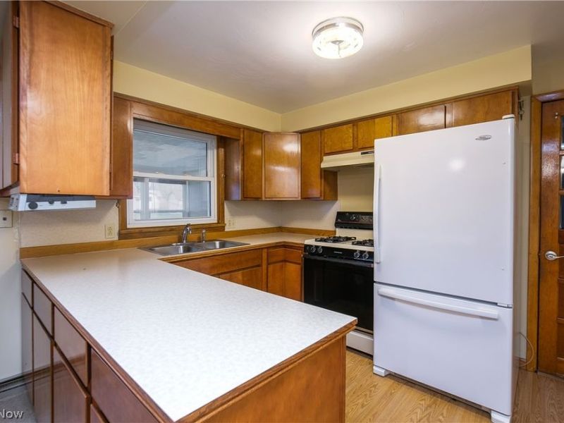 6231 Howland Street , Louisville, OH 44641 Photo 8