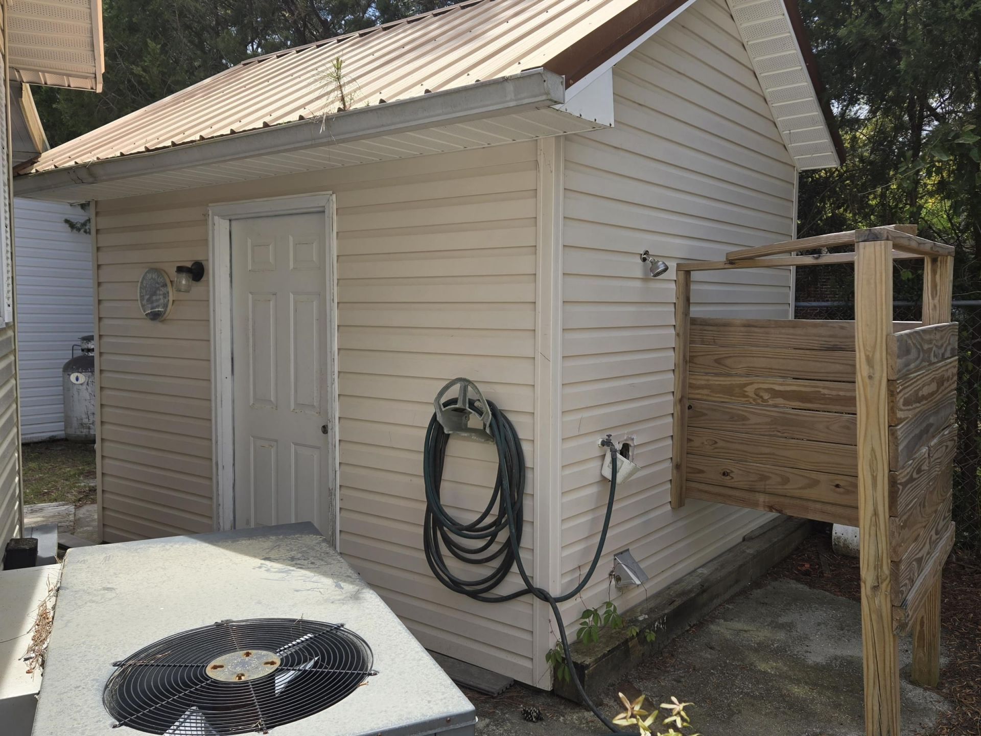 5400 Little River Neck Rd. Photo 8