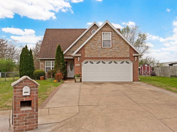 2534 E Linwood Street , Springfield, MO 65804