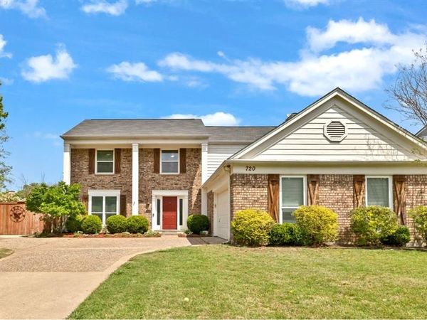 720 Bridget Way, Hurst, TX 76054