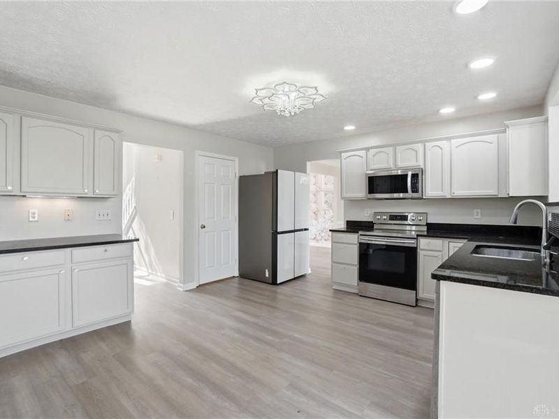 6809 Wintergreen Place, Dayton, OH 45424 Photo 15