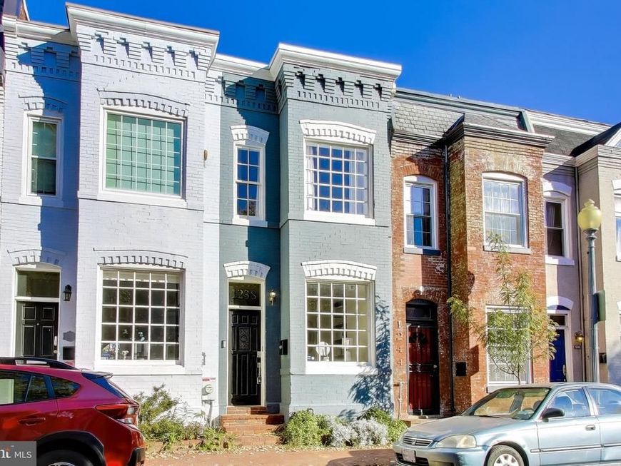 1238 Linden Place Ne, Washington, DC 20002 Main Photo