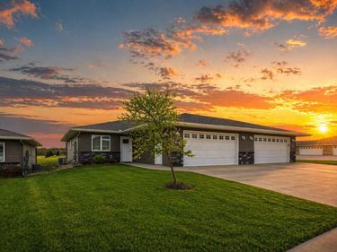 406 Tee Box Lane NE, Stewartville, MN 55976