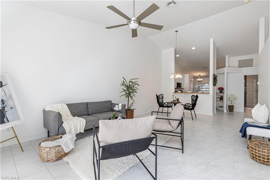 5446 Whitten Dr, Unit 19, Naples, FL 34104 Photo