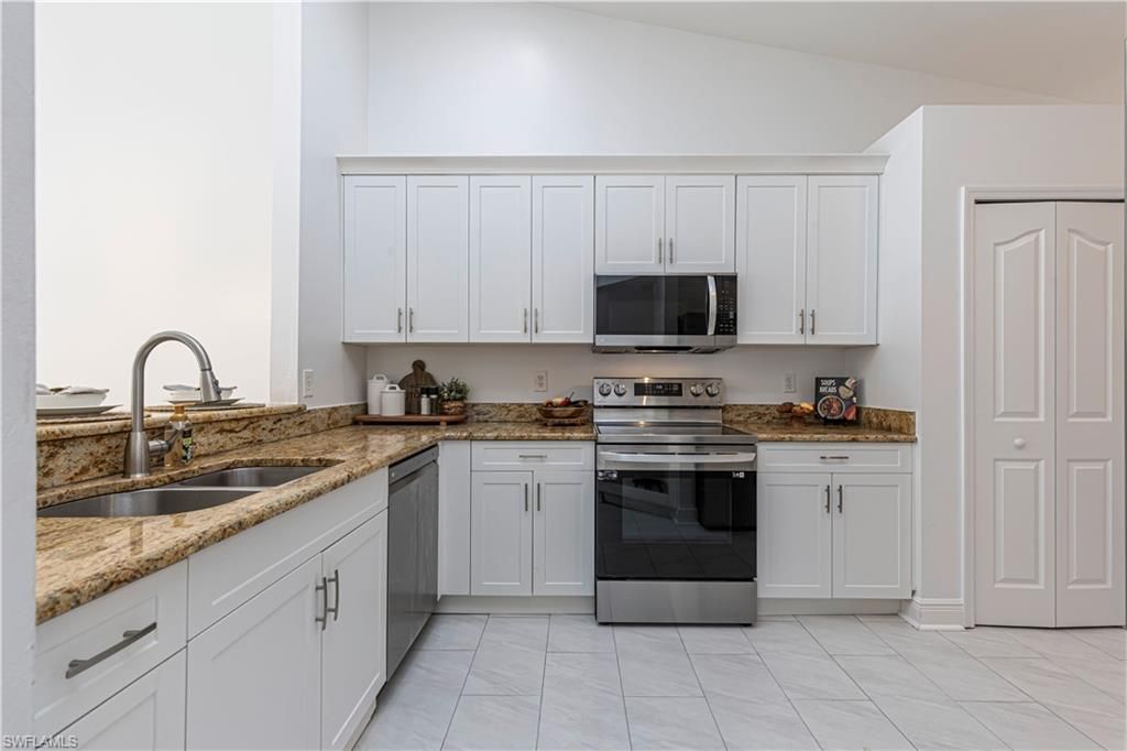 5446 Whitten Dr, Unit 19, Naples, FL 34104 Photo
