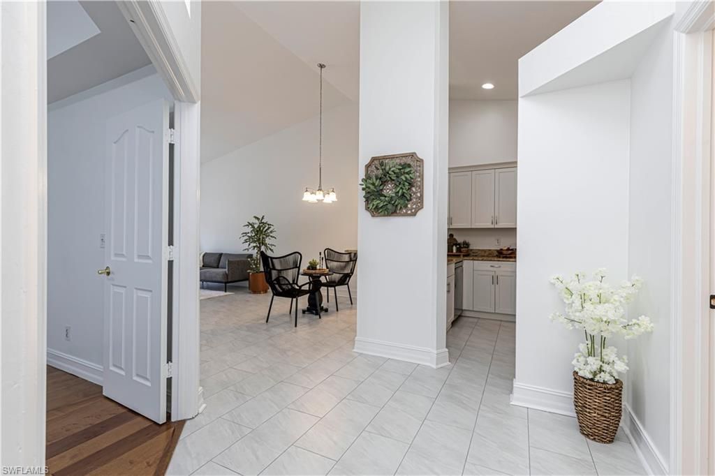 5446 Whitten Dr, Unit 19, Naples, FL 34104 Photo