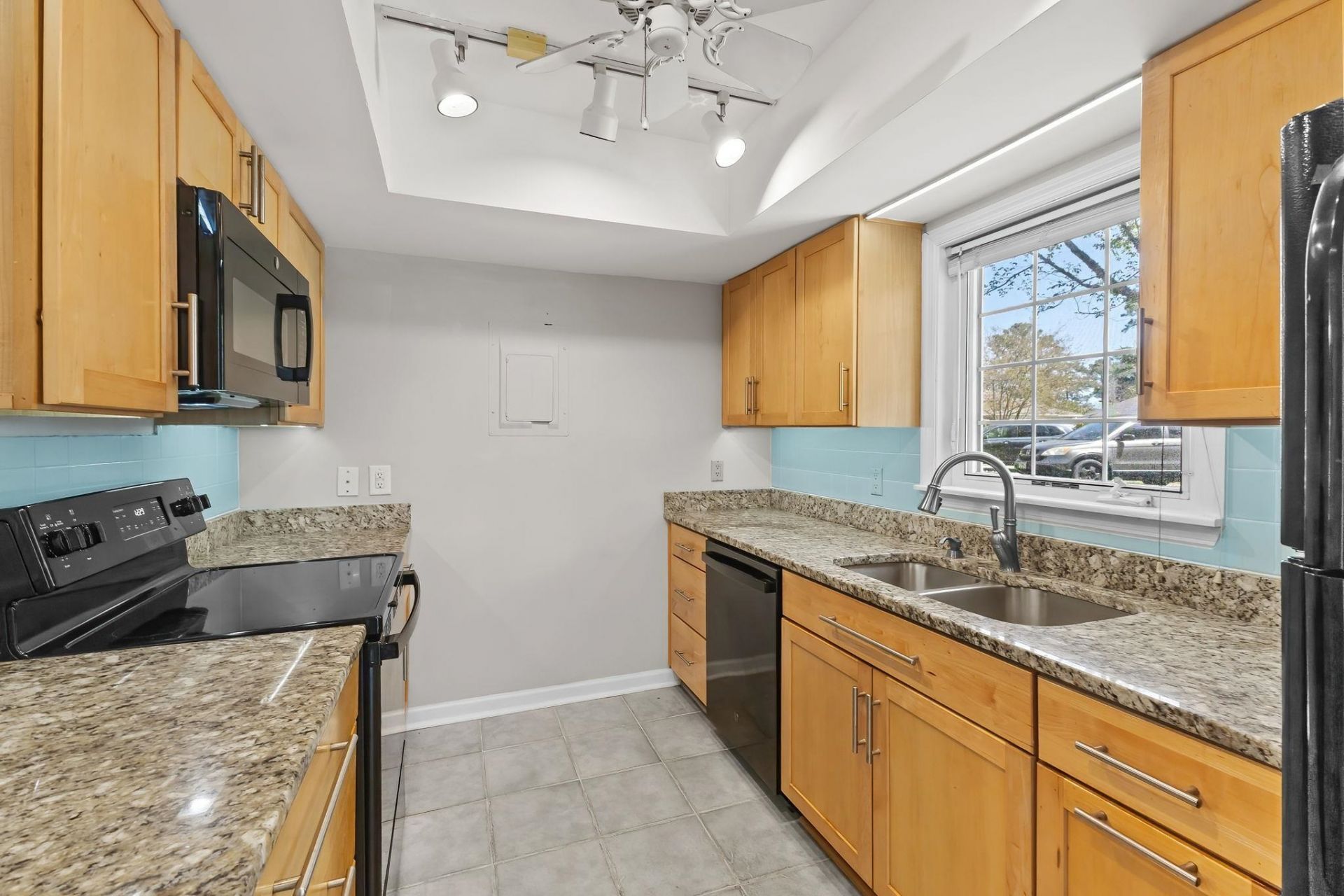 6524 White Heron Crescent Photo 16