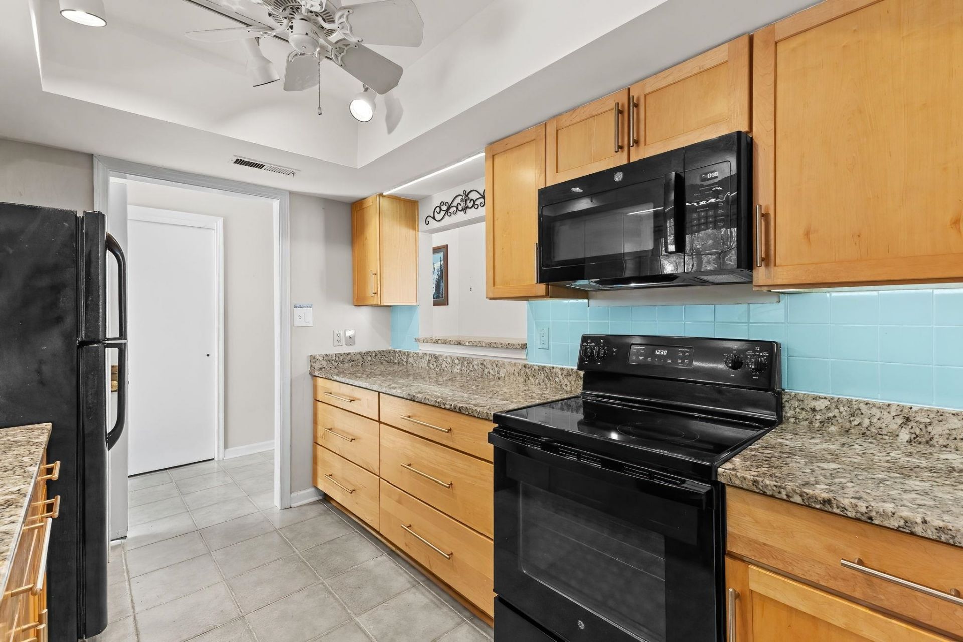 6524 White Heron Crescent Photo 17