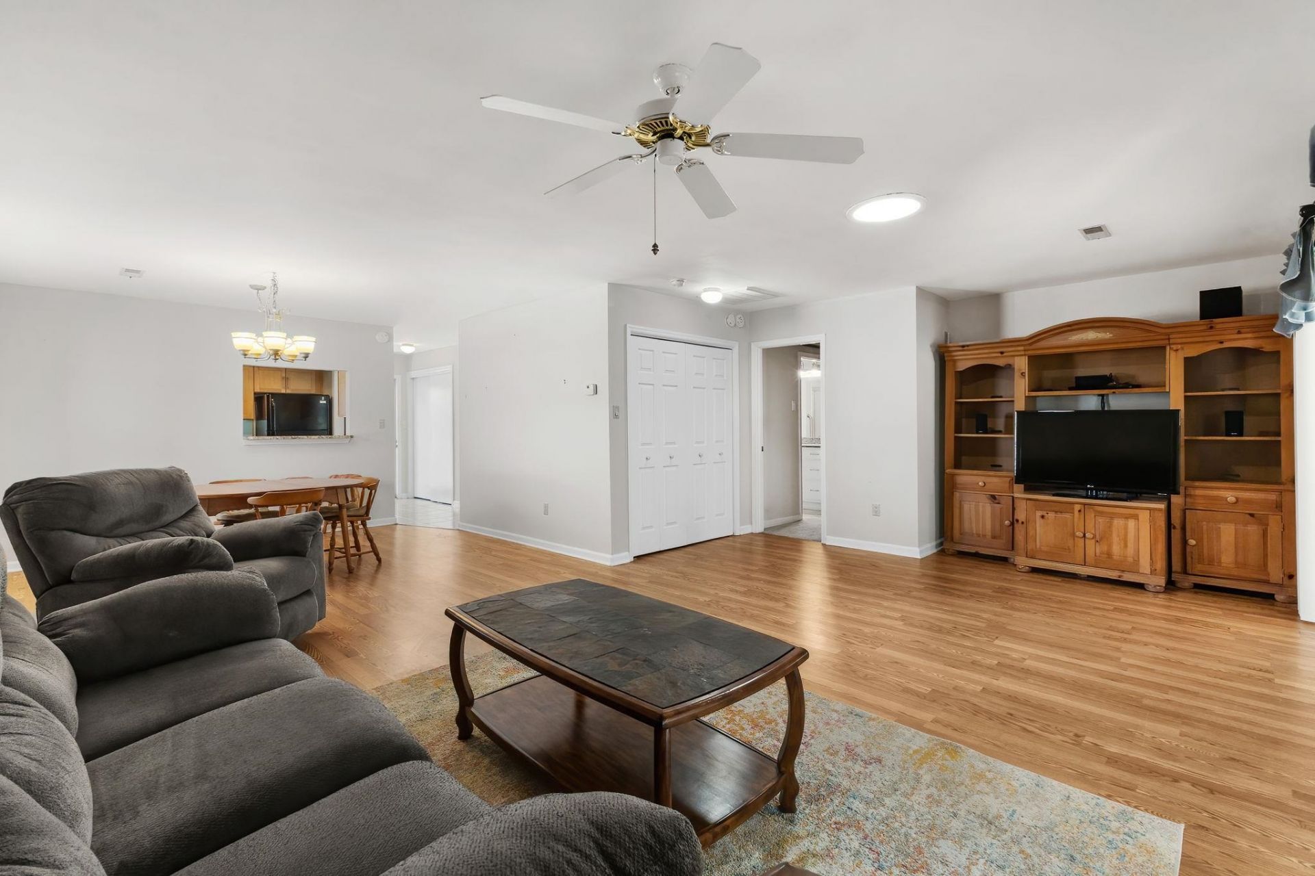 6524 White Heron Crescent Photo 7