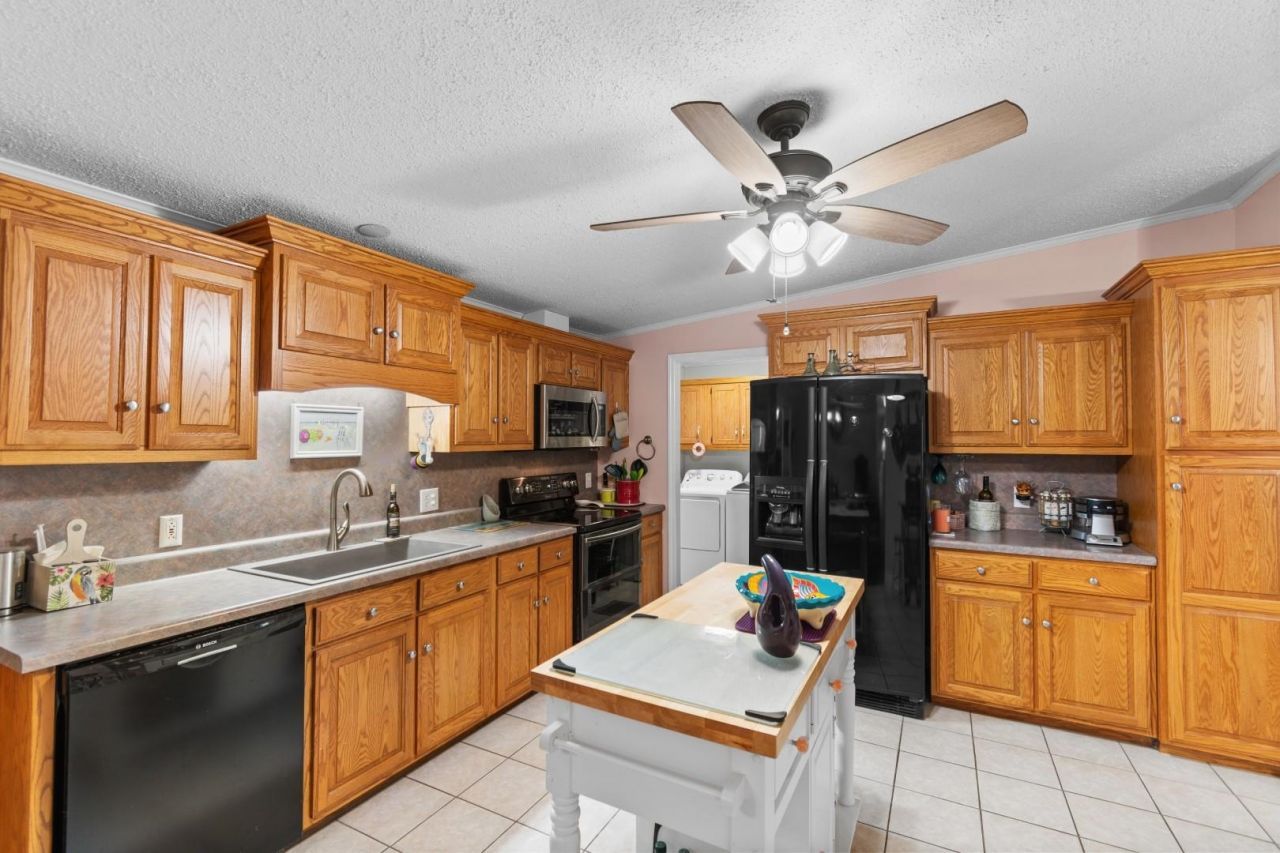 3415 Northpointe Blvd.  Photo 6