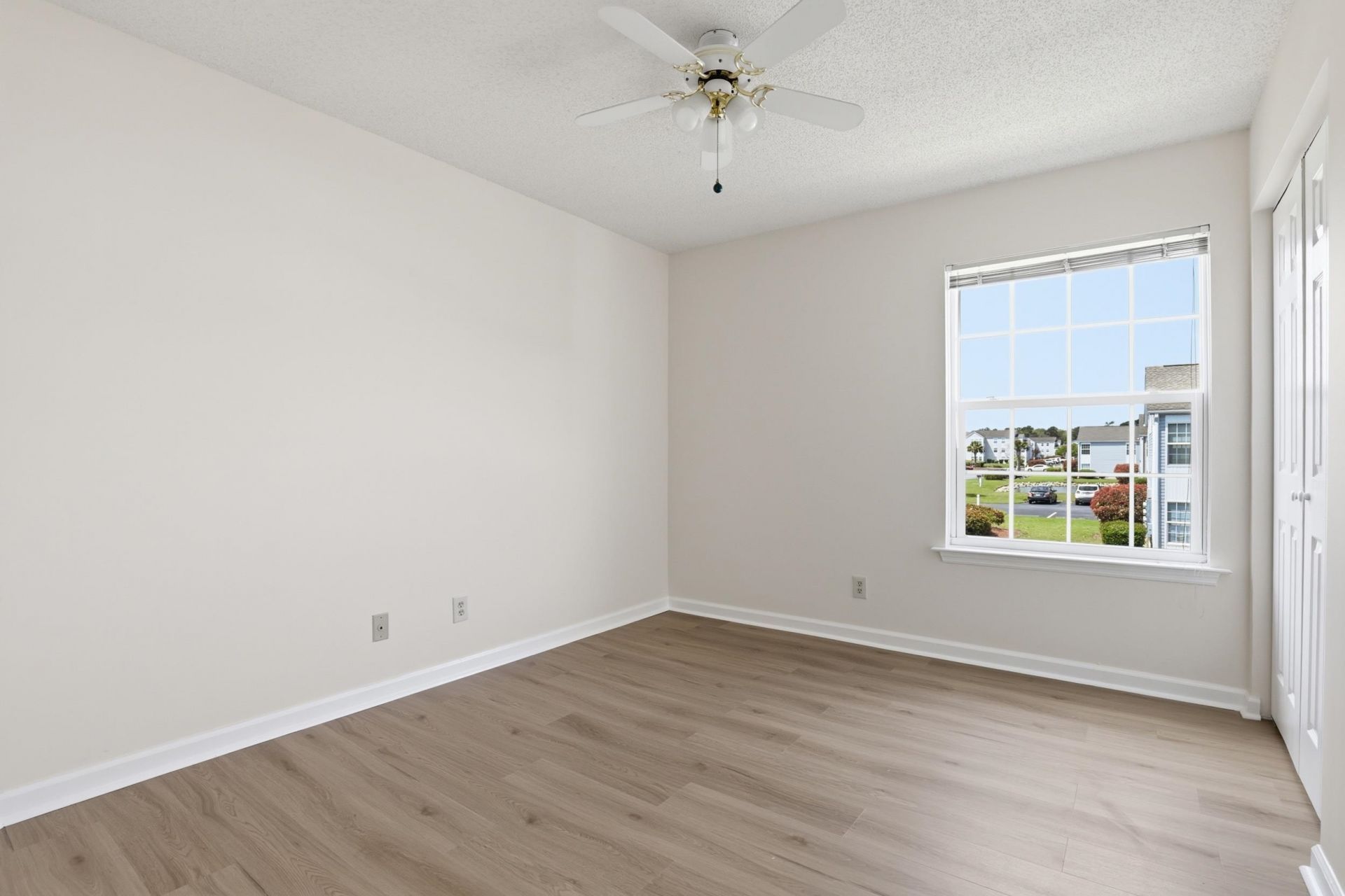 2220 Andover Dr. Photo 12