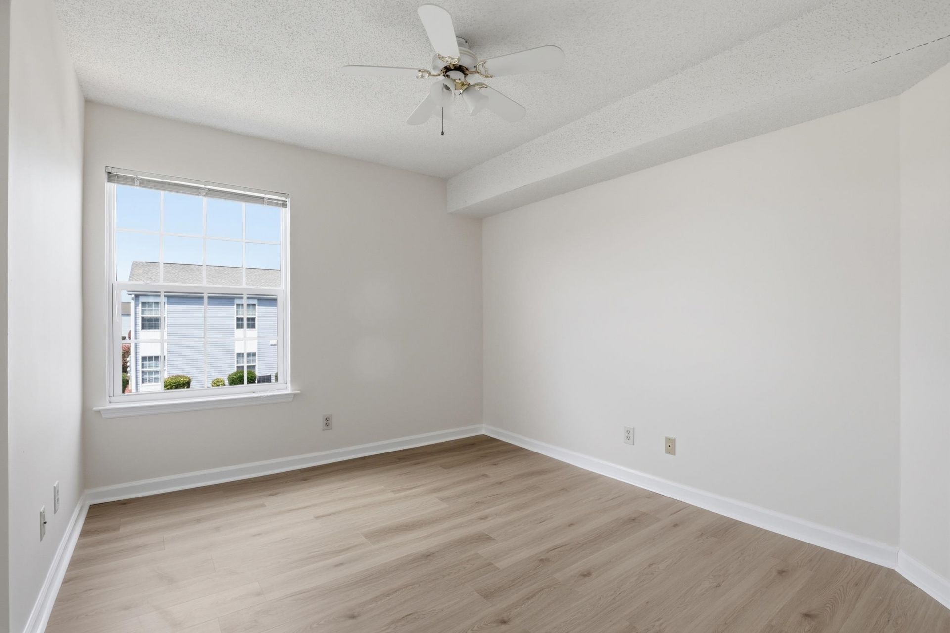 2220 Andover Dr. Photo 9