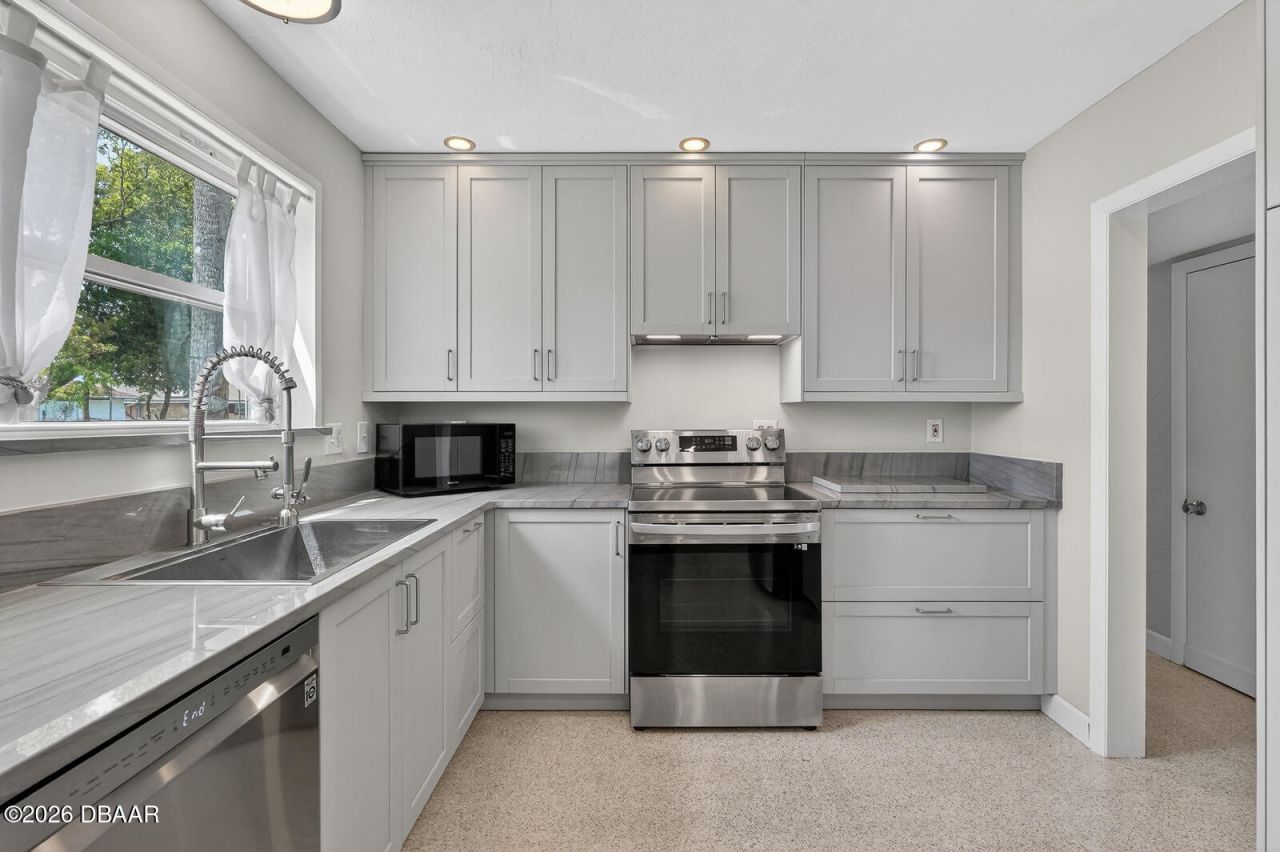 1238 Suwanee Road, Daytona Beach, FL 32114 Photo