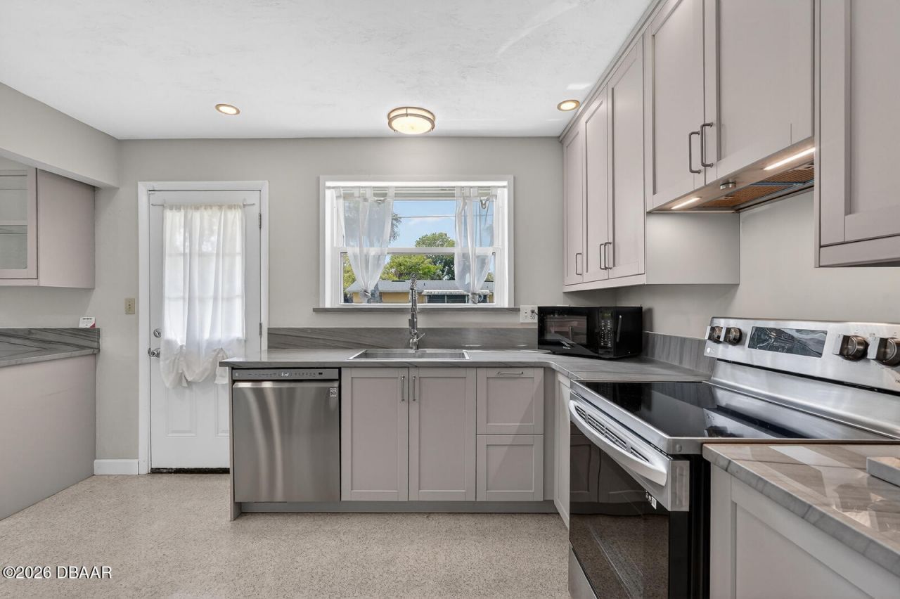 1238 Suwanee Road, Daytona Beach, FL 32114 Photo