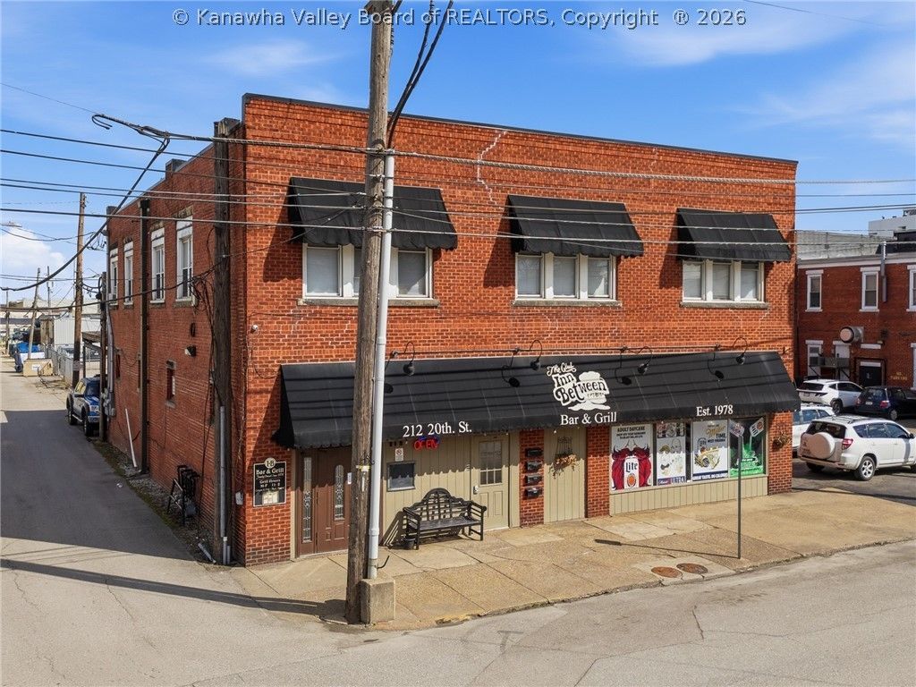 212 20th Street Huntington, WV 25701