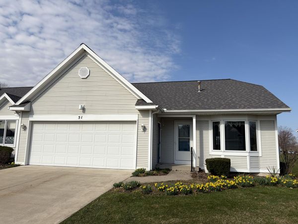 51 Newcastle Drive, Zeeland, MI 49464