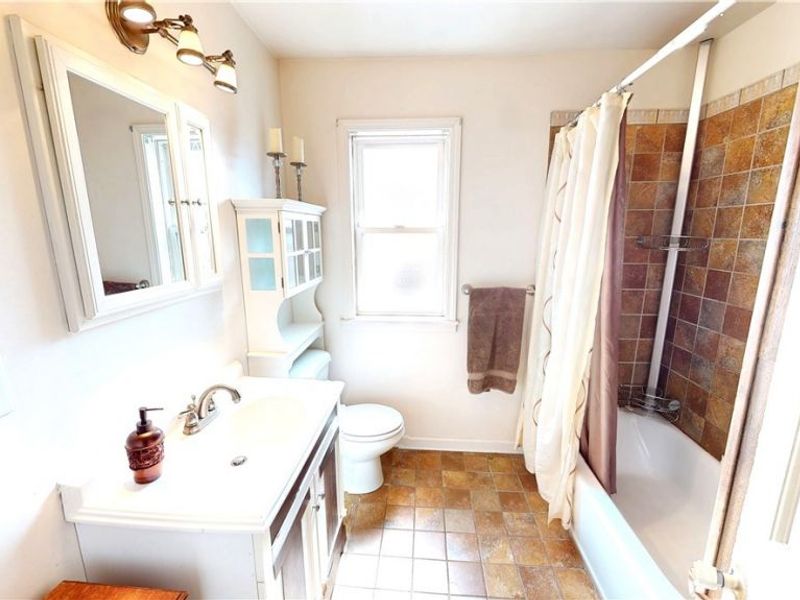 32706 Lake Shore Boulevard , Willowick, OH 44095 Photo 16