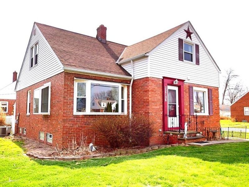 32706 Lake Shore Boulevard , Willowick, OH 44095 Photo 2