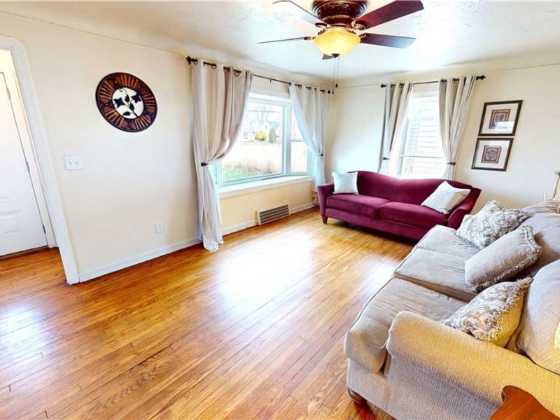 32706 Lake Shore Boulevard , Willowick, OH 44095 Photo 5