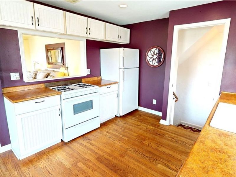 32706 Lake Shore Boulevard , Willowick, OH 44095 Photo 7