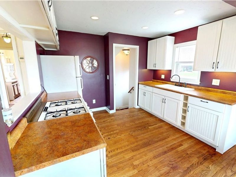 32706 Lake Shore Boulevard , Willowick, OH 44095 Photo 8