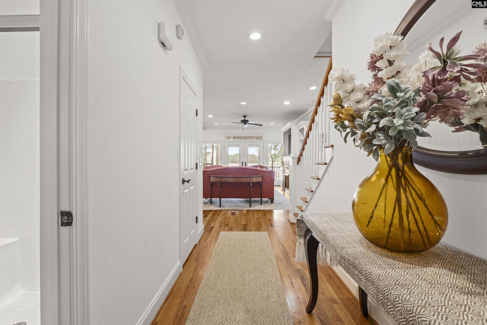 2223 Lakeshore Road  Photo 4