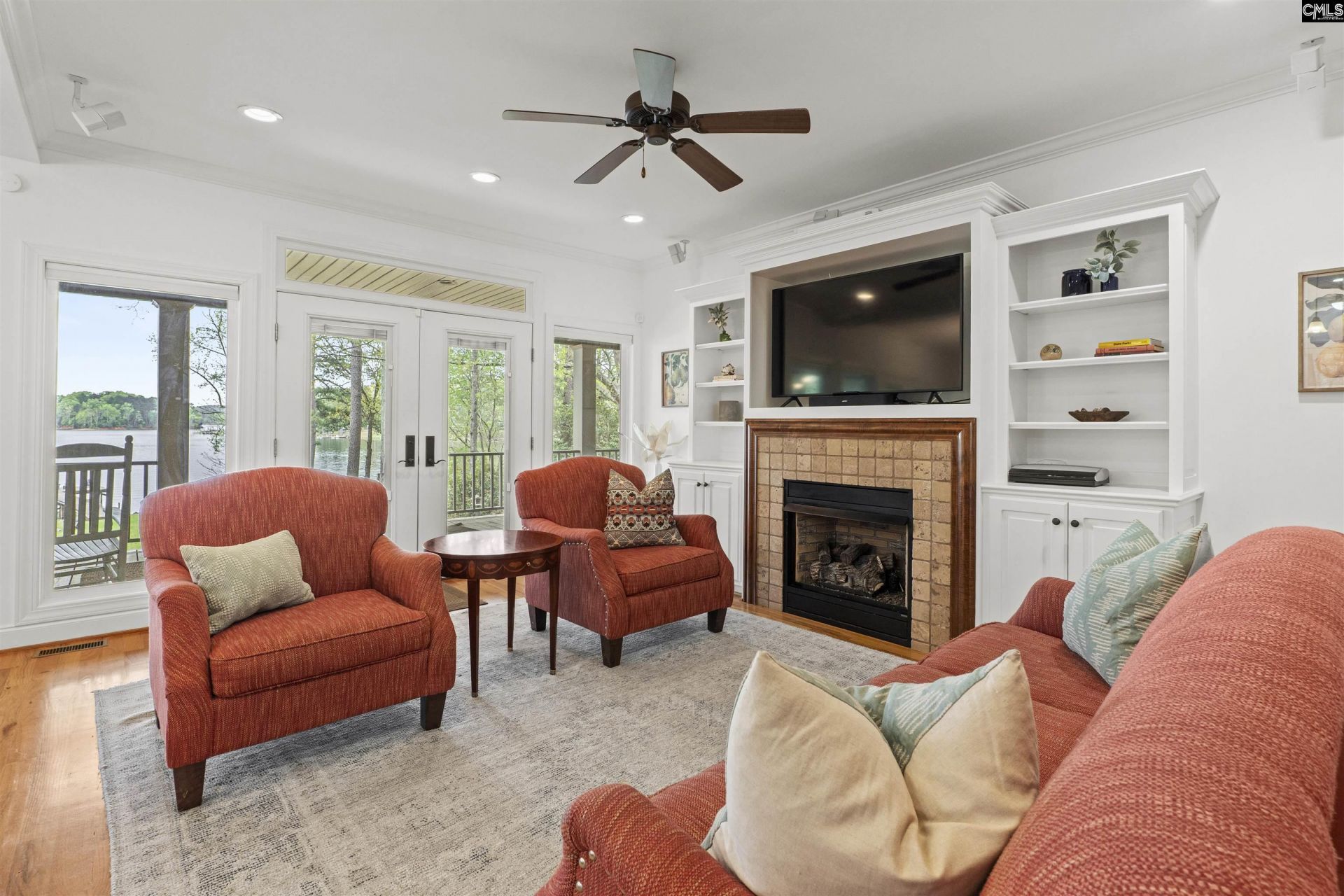 2223 Lakeshore Road  Photo 6