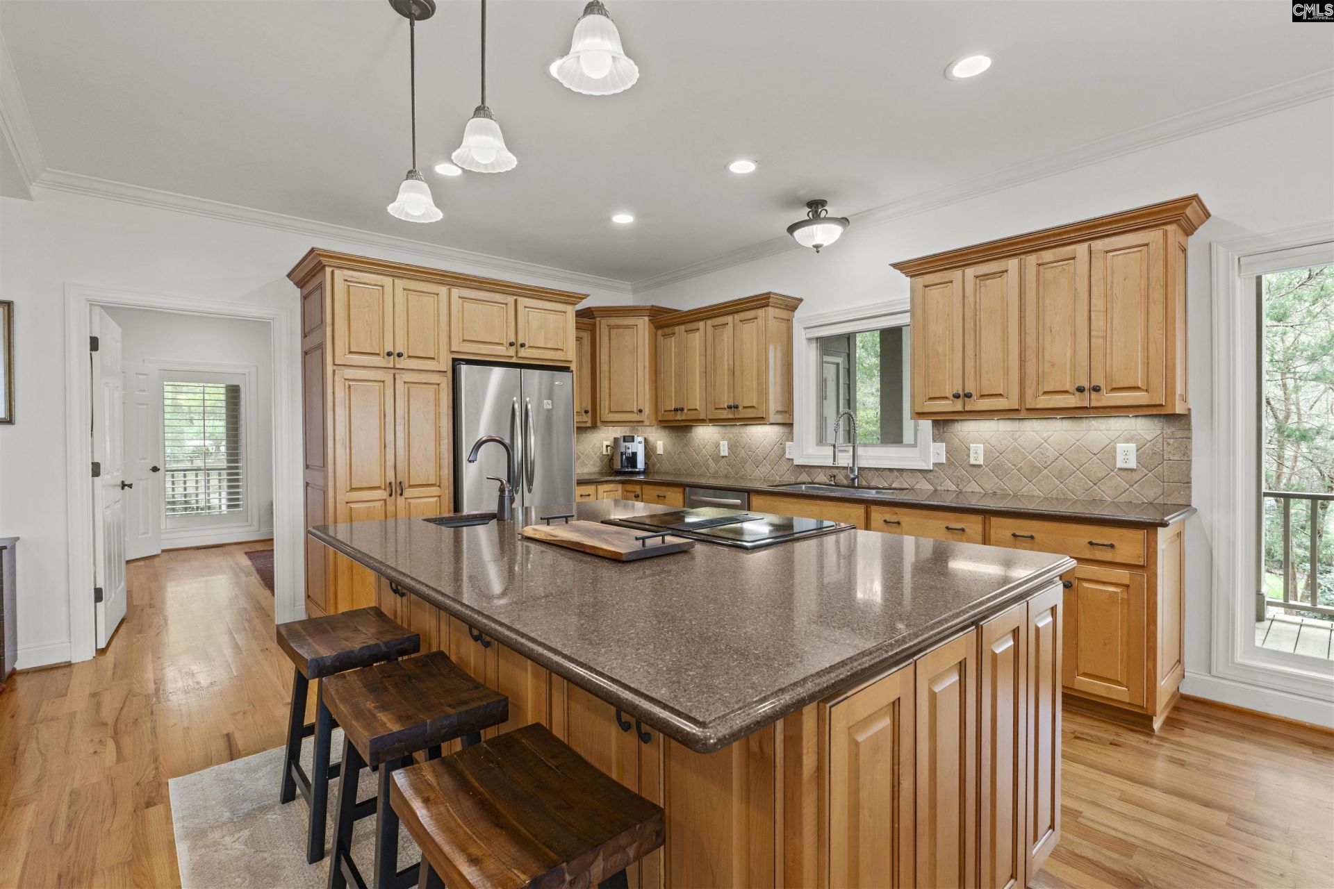 2223 Lakeshore Road  Photo 8