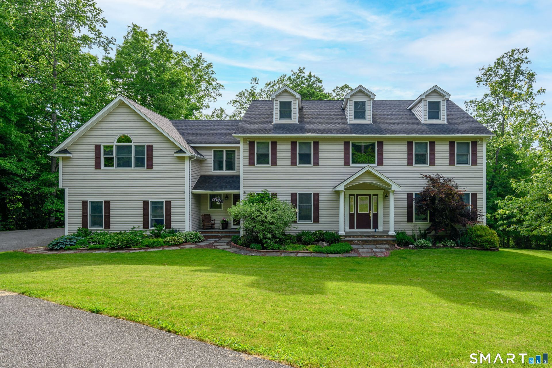 17 Weldon Woods, New Fairfield, CT 06812 Main Photo
