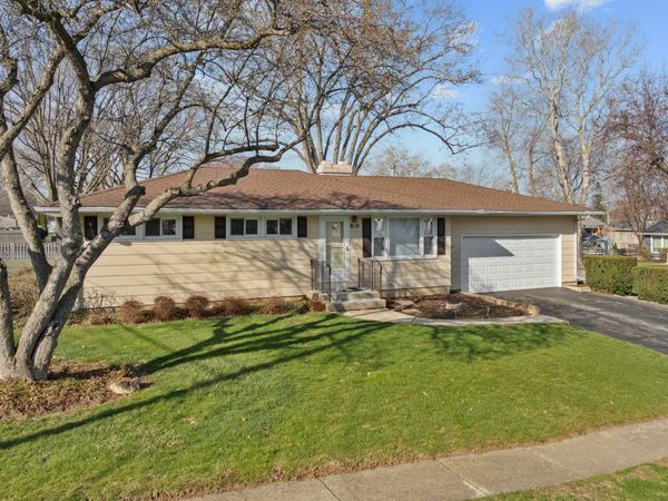 810 Revere Road, South Elgin, IL 60177