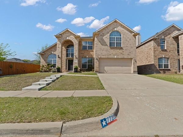 7722 Labrador Drive, Arlington, TX 76002