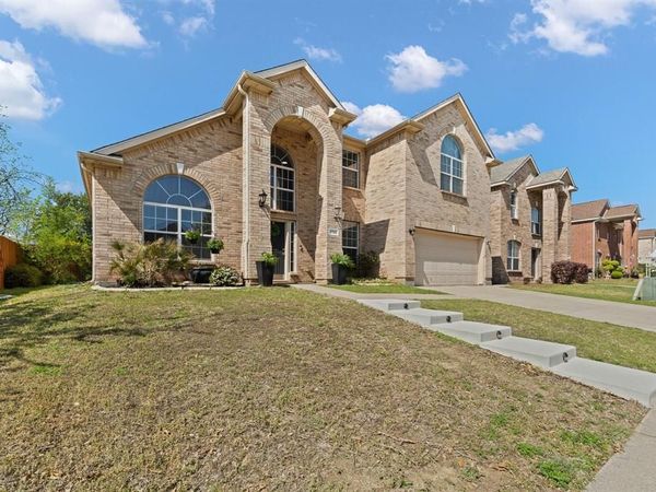 7722 Labrador Drive, Arlington, TX 76002