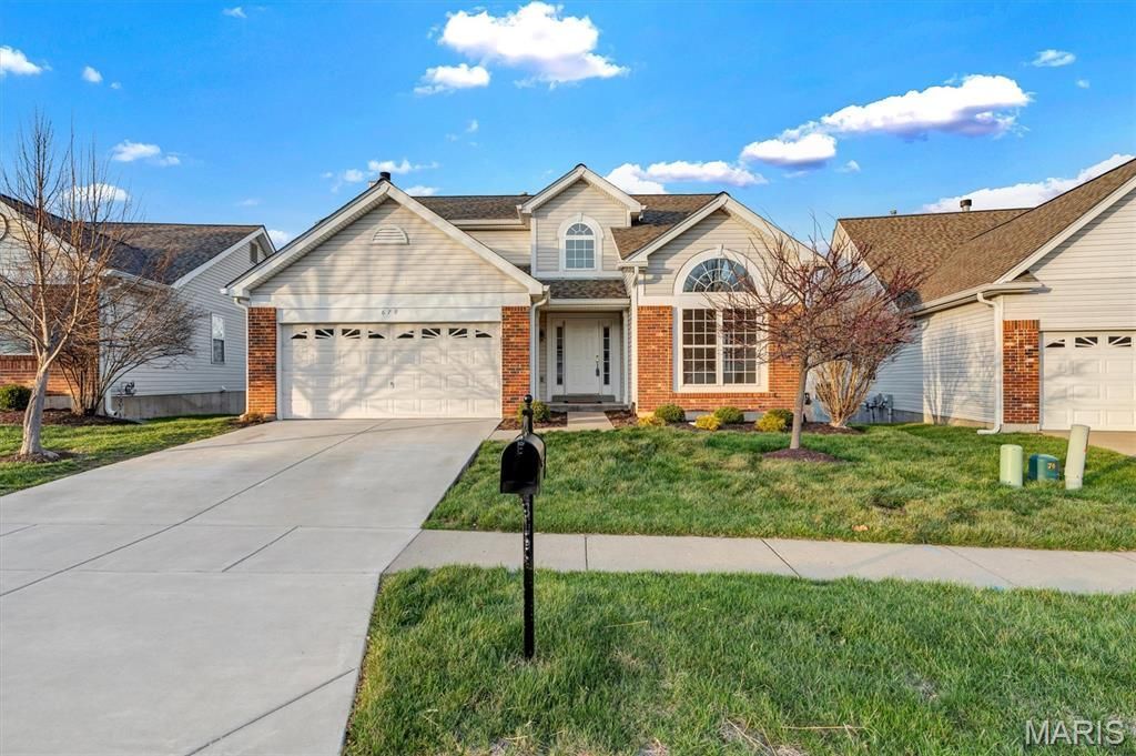 679 Bluffs View Court, Eureka, MO 63025 Main Photo