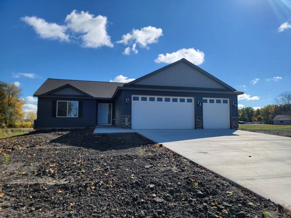 320 Stoneridge Lane NE, Owatonna, MN 55060