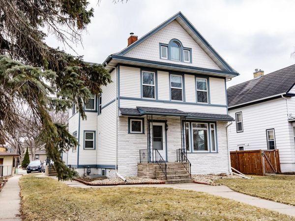 904 10th Street S, Fargo, ND 58103