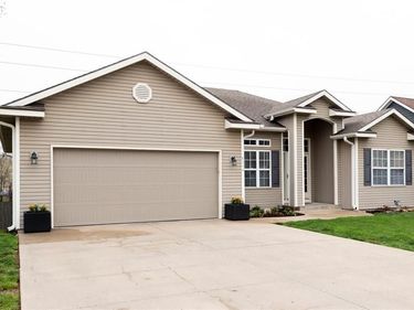 8544 N Ava Avenue, Kansas City, MO 64154