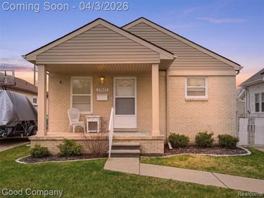 27825 Kaufman Street, Roseville, MI 48066