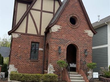 3875 Andover Avenue, Auburn Hills, MI 48326