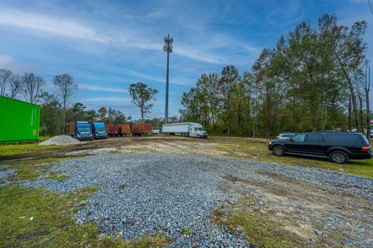 561 College Park Road Photo 5