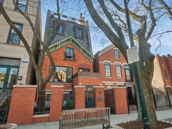 1934 N Bissell Street , Chicago, IL 60614