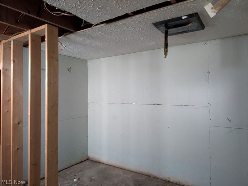 17594 Buzzard Road , Wellsville, OH 43968 Photo 17