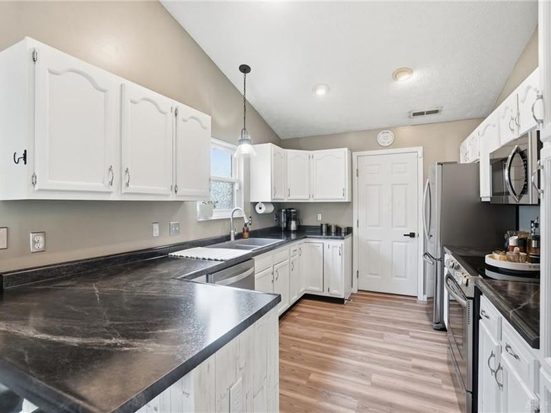 4381 Coach Light Trail, Dayton, OH 45424 Photo 14