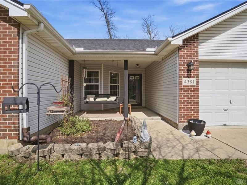 4381 Coach Light Trail, Dayton, OH 45424 Photo 2